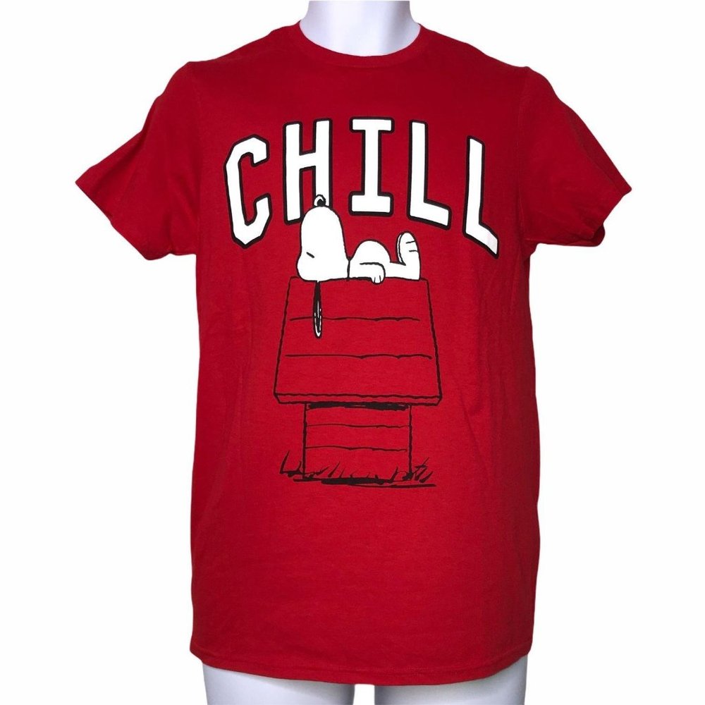 NWT Peanuts Snoopy Doghouse Chill Red T-Shirt S